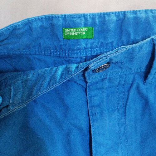 Benetton Bermuda No 13-14 used, electric blue