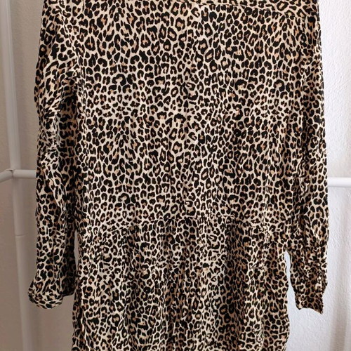 Janina women's long leopard shirt Small like new
