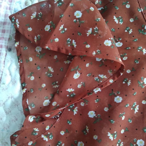 Calliope brown floral top like new, transparent