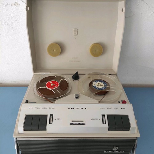 Grundig de luxe reel-to-reel tape recorder used