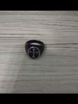 Metal ring cross like new, black
