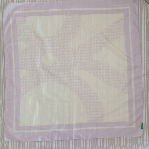 Benetton scarf used like new, beige and purple