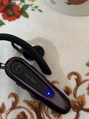 New Bee LC-B45 Bluetooth handsfree headset like new