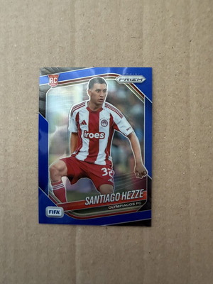 2025-26 Panini FIFA Prizm Rookie карта Santiago Hezze Olympiacos като нова