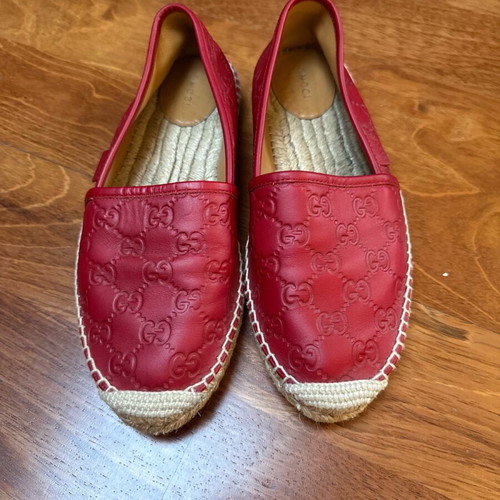 Gucci espadrilles size 40 like new, red slippers