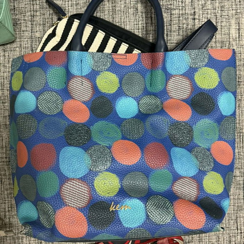 Kem handbag like new with internal auxiliary pocket
