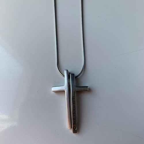 Unique cross consisting of 2 pieces with 23cm chain and 5cm cross