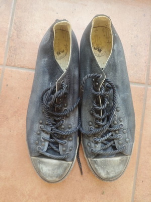 Affliction sneakers like new, black, size 43, linen with thick laces