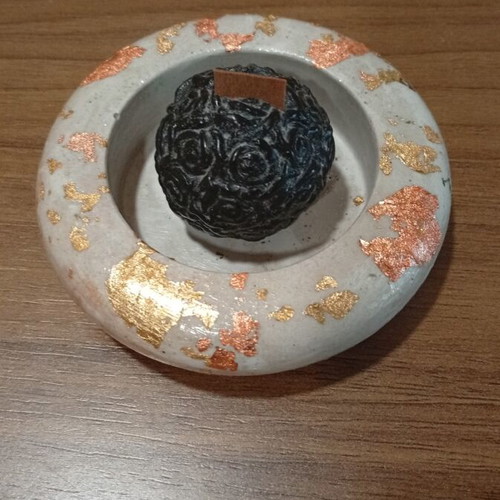 Porcelain jar for tealight or jewelry, new, decorated with gold and bronze leaves