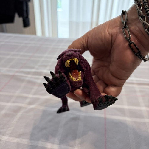 Mattel Panthor Purple Cat Masters of the Universe MOTU 2001 Armor Push Button used, small velvet wear