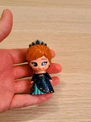 Frozen II Miniature Toy with Light like new, Anna night dress