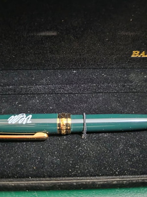 Bankers pen new in velvet case promotional Vega Voyages