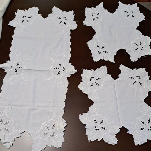 Handmade cutwork doilies set used, 1 runner 70×30, 2 napkins 35×33