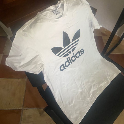 Adidas T shirts like new, pack of 2, black and white, size S