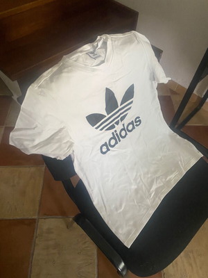 T shirts Adidas σαν καινούργια, πακέτο 2, μαύρο και άσπρο, μέγεθος S