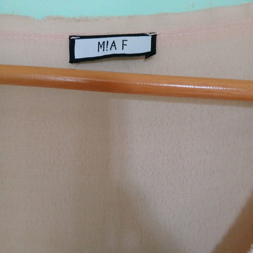 Mia F blouse like new, size M, beige