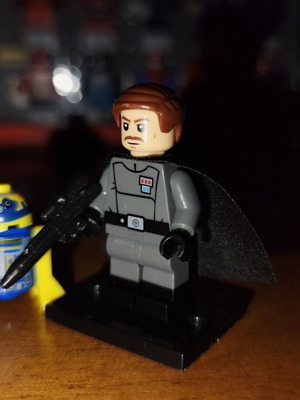 Wullf Yularen Lego minifigure with accessories, Star Wars