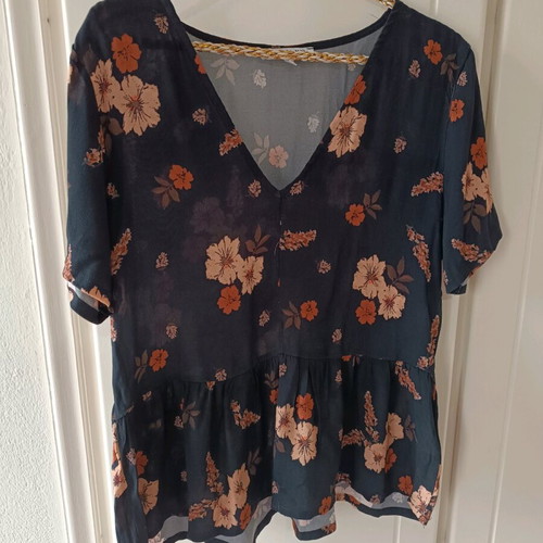 About You women's short-sleeve blouse like new, floral, size M