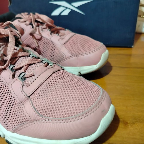 Reebok athletic shoes size 38, black and pink