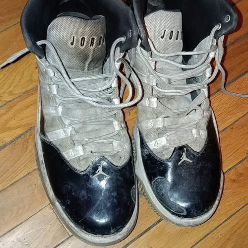 Jordan Air Max Aura αθλητικά παπούτσια, μέγεθος 48.5, μαύρο και μωβ