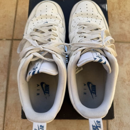 Nike Air Force 1 ‘07 LV8 sneakers used, size 43, white and blue