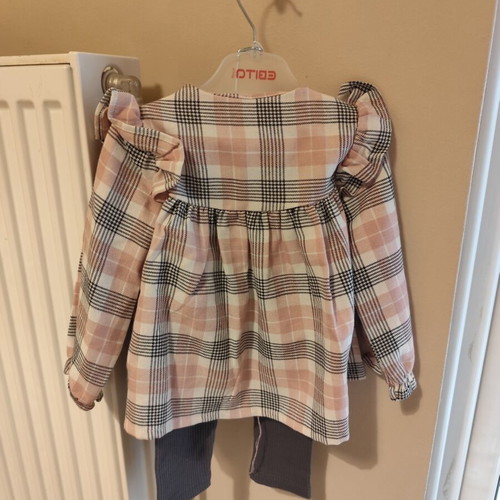 Ebita baby set leggings and long blouse 12 months new