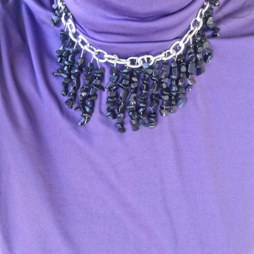 Necklace with goldstone chips handmade, short with aluminum chain