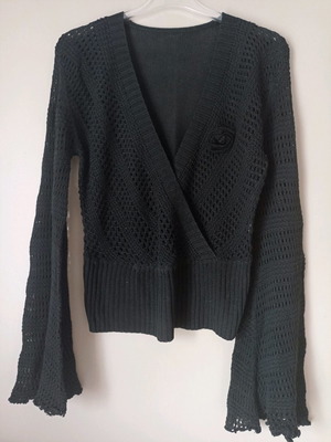 Black crochet pullover M/L new with flower detail