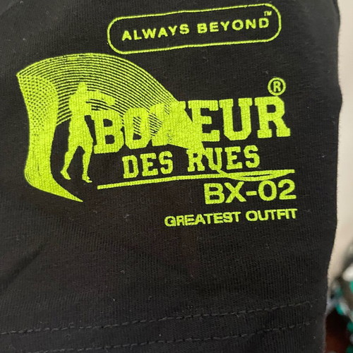 Boxeur the Rues T-shirt small, like new, black with green print