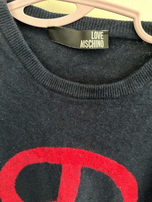 Μπλούζα Love Moschino μεταχειρισμένη, μπλε και κόκκινη