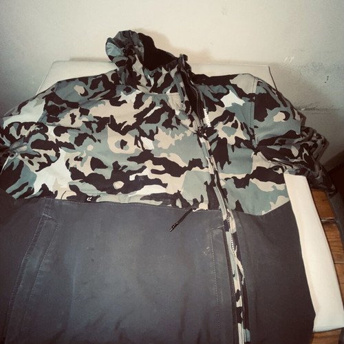 Emerson windbreaker like new, size L, green