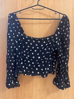 LC Waikiki off-shoulder blouse like new, black and white, size L