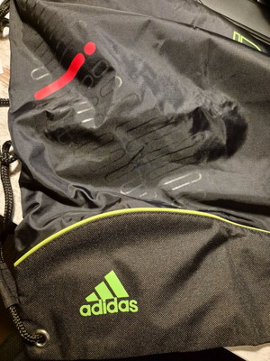 Adidas υφασμάτινο σακίδιο 37x47cm μαύρο με φωσφορίζουσα πράσινη γραμμή σαν καινούργιο