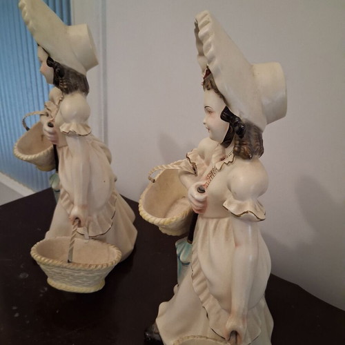 Ceramic dolls like new, one large 43 cm and two smaller 33 cm