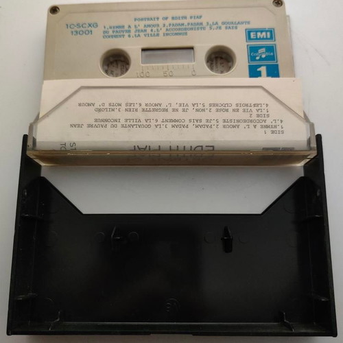 Portrait of Edith Piaf cassette tape like new, folk