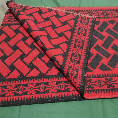 Woven runner used