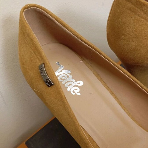Verde suede pumps like new, size 39, beige