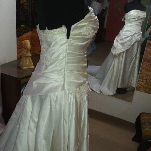 Wedding dresses new, unworn, sizes S-M, set of two
