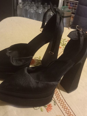 Alexander McQueen high-heeled platform pumps size 38 like new, black
