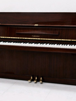 Yamaha όρθιο πιάνο σαν καινούργιο, μοντέλο M5J, 88 πλήκτρα, 3 πεντάλ