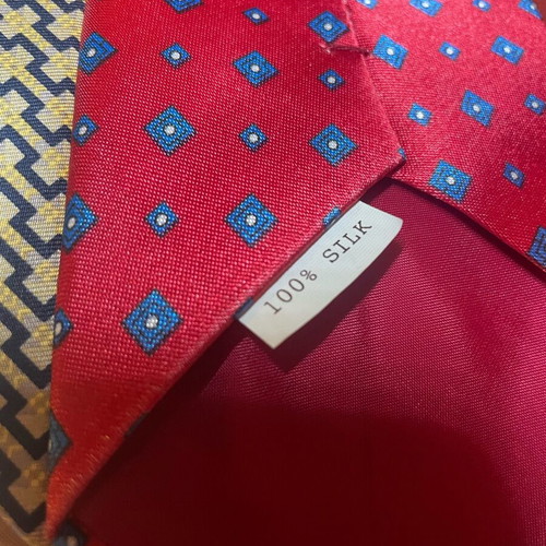 Set of 2 ties like new