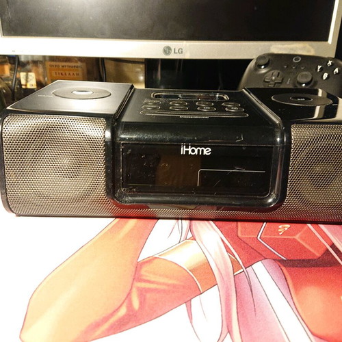 iHome iH9 alarm clock used with iPod dock and radio