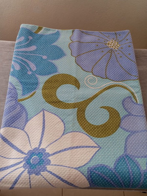 Vintage floral pique blanket