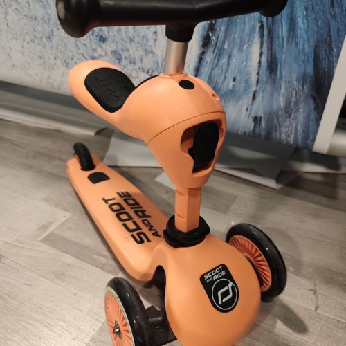 Scoot & Ride Highwaykick 1 scooter like new, 2-in-1 ride-on