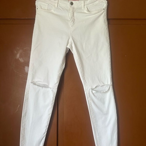 White slim fit jeans with knee rips Pink Woman like new