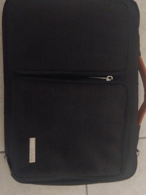 Laptop carrying case 8 in like new
