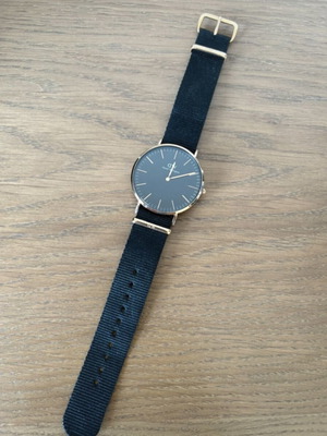 Daniel Wellington Classic watch like new with rose gold case and black NATO strap