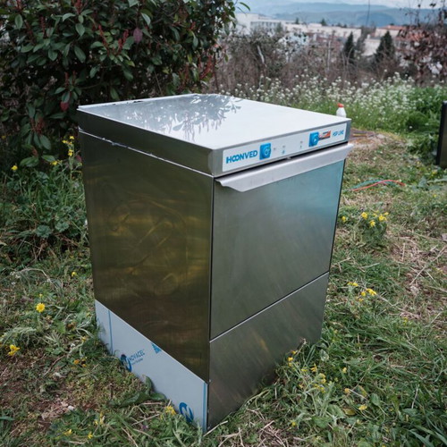 Hoonved Professional Dishwasher and Glasswasher HSP4A-PD Like New