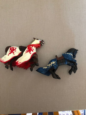 Knight horses used, 2 pieces Papp 2004 and BULLYLAND