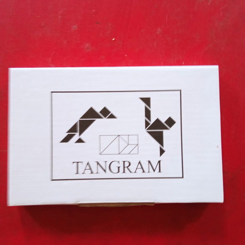 Tangram puzzle small with 9 pieces for 3+ years like new